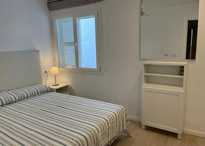 Sea Frontline Apartment \'Faraona\'. Pool. Wifi