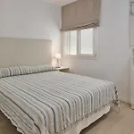 Sea Frontline Apartment \'Faraona\'. Pool. Wifi
